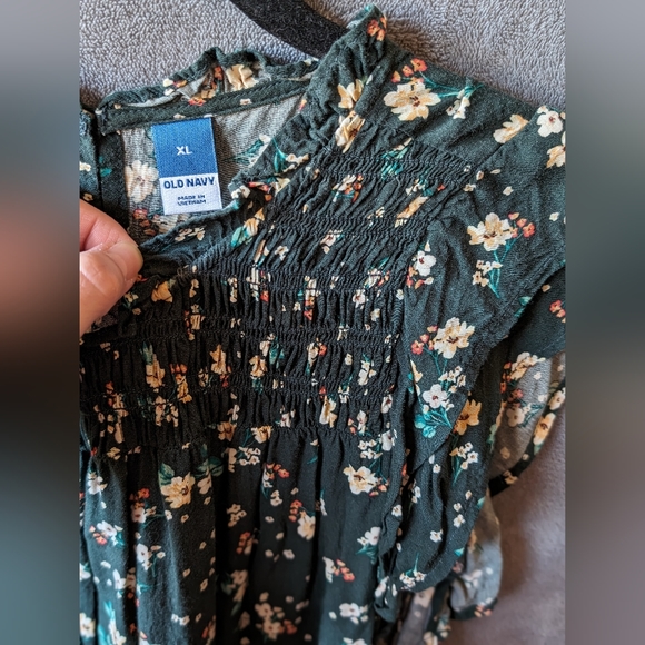 Old Navy Floral Blouse size XL - Picture 3 of 4